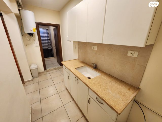 משרדים, תל צור, אבן יהודה