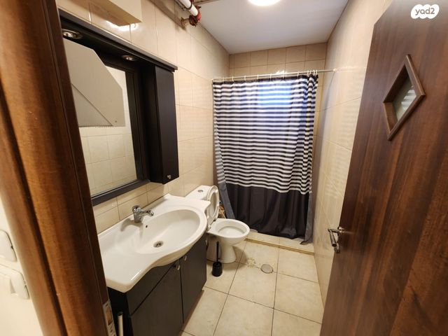 משרדים, תל צור, אבן יהודה