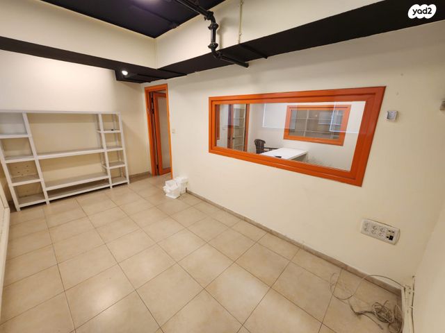 משרדים, תל צור, אבן יהודה