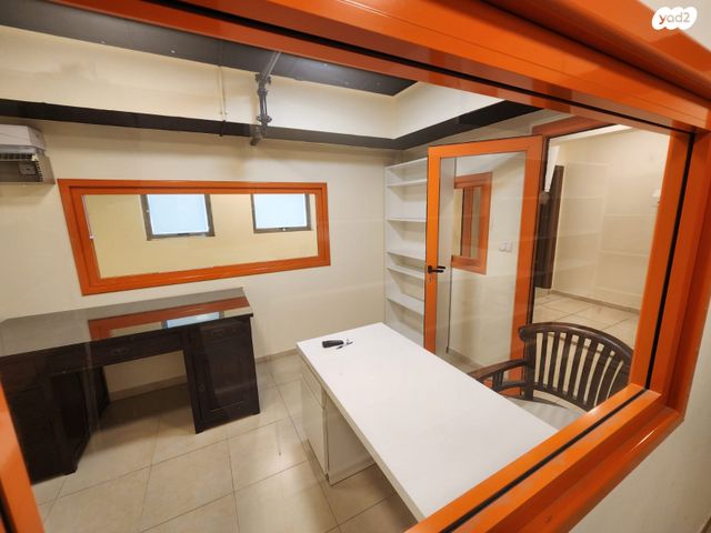 משרדים, תל צור, אבן יהודה