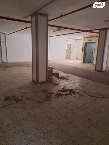 מחסנים, אזור תעשיה ג, חולון