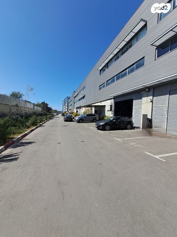 אזור תעשיה מעויין שורק, מרכז עסקים שורק