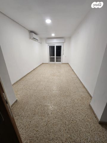 דירה, א.מ. בלוך 30, קרית יערים, קרית יערים