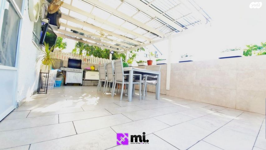 דירת גן, יקותיאל אדם, בית שמש