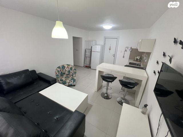 רחבת אחזיה 12