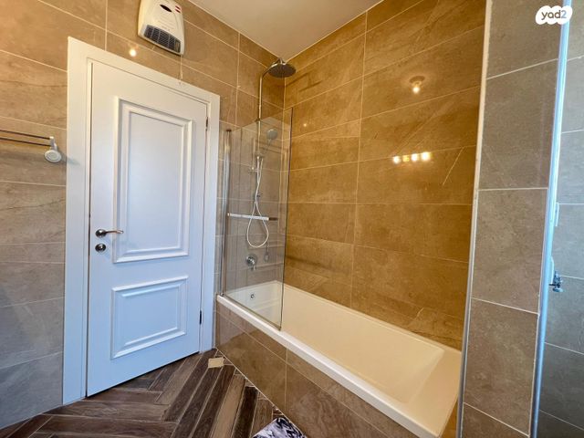 דירה, שדרות הנשיא וייצמן 73, רח' הנשיא צפון, חדרה