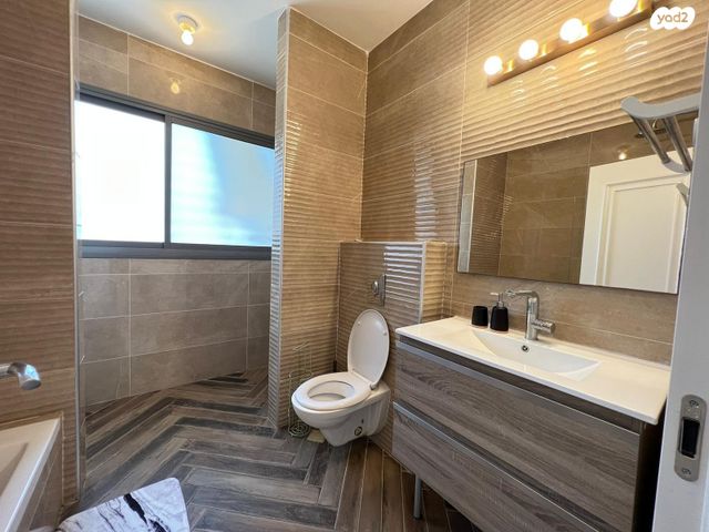 דירה, שדרות הנשיא וייצמן 73, רח' הנשיא צפון, חדרה