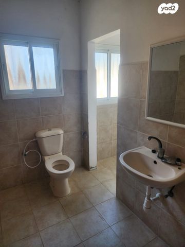 דו משפחתי, עולי הגרדום, נאות הפרחים, גן יבנה