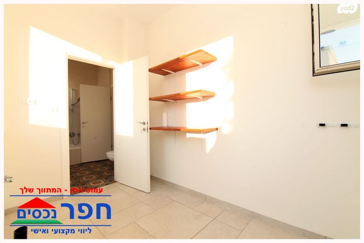 בית פרטי/ קוטג', אומץ