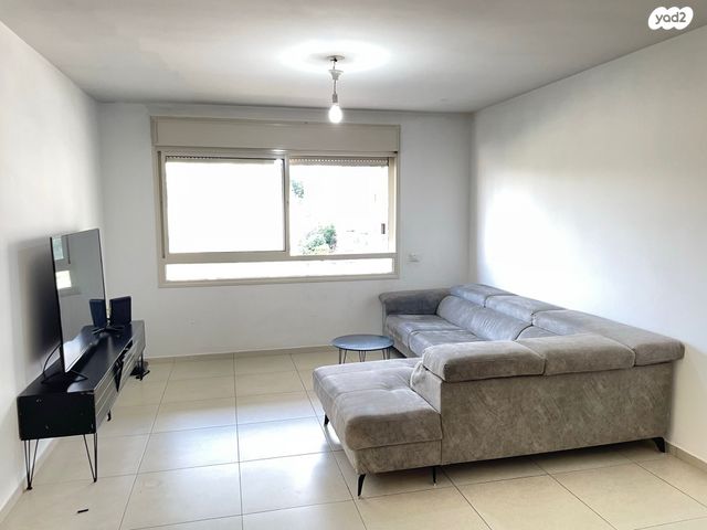 דירה, תאנה, החורש, חריש