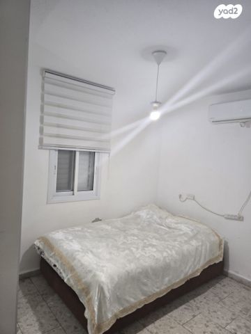 דו משפחתי, אופקים