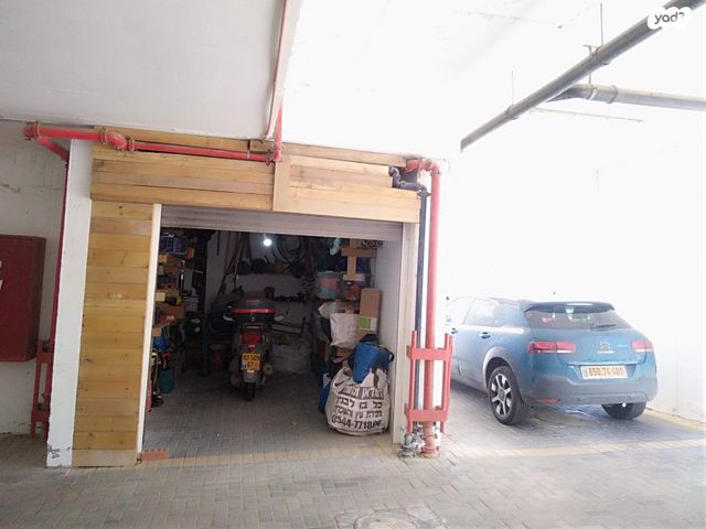 דירת גן, נחל פולג, צור יצחק