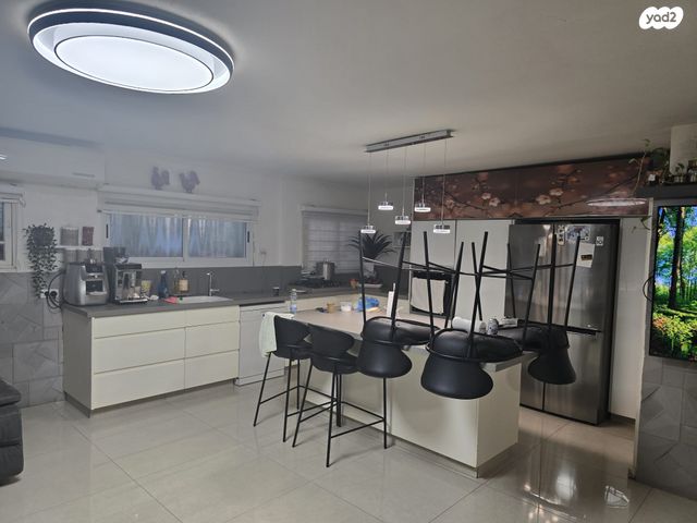 דו משפחתי, אופקים