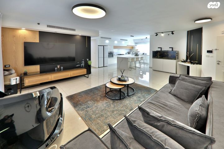 דירה, ש"י עגנון, משכנות האומנים, קרית מוצקין