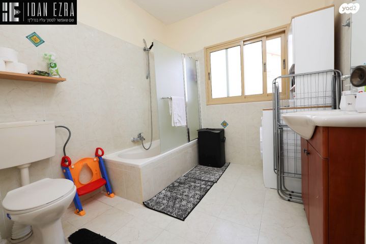 דו משפחתי, אפק, שבזי, ראש העין