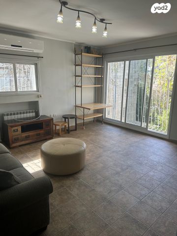 קורא הדורות 23