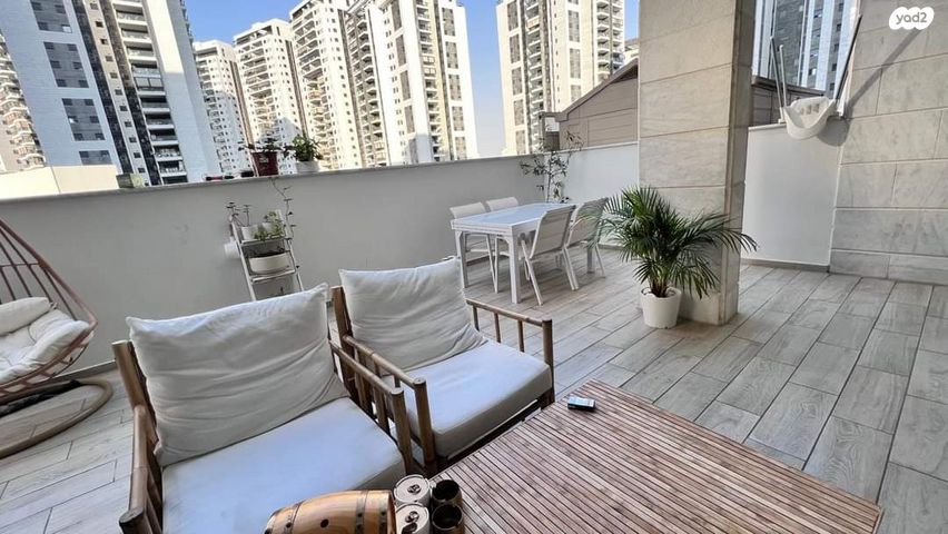 דירה, משה לוי, נאות שמיר, רמלה