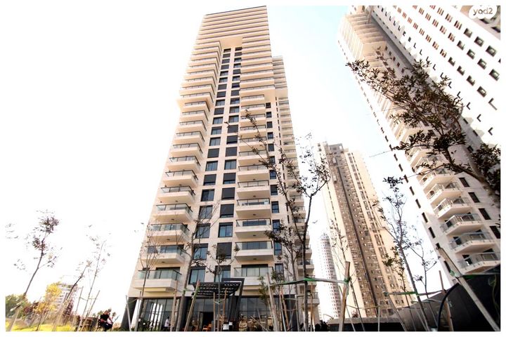 אמנון ליפקין שחק 