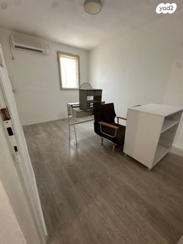 דירה, עגנון, גיורא, טירת כרמל