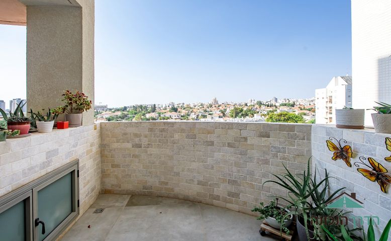 יונה צבי פיינשטיין 
