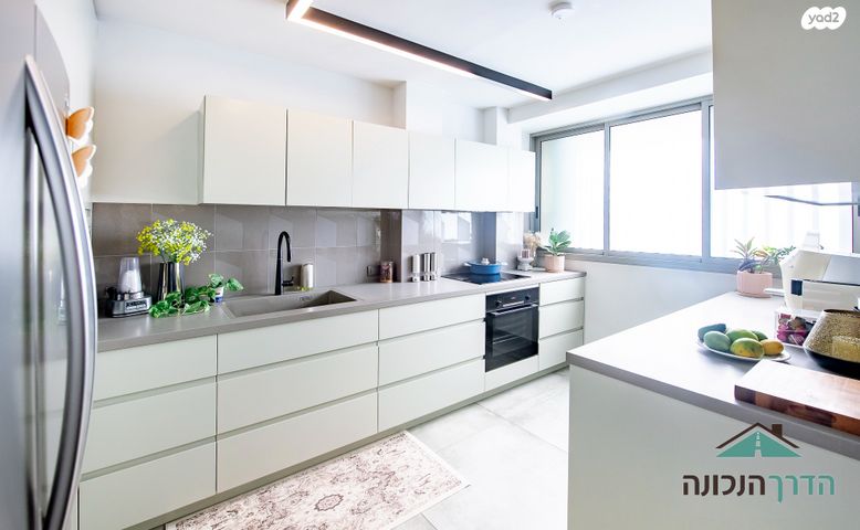 דירה, יונה צבי פיינשטיין, מישור הנוף, ראשון לציון