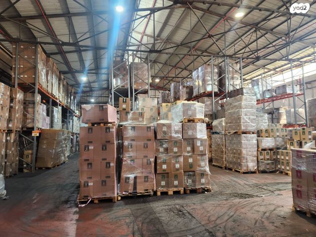 מחסנים, קרית אתא