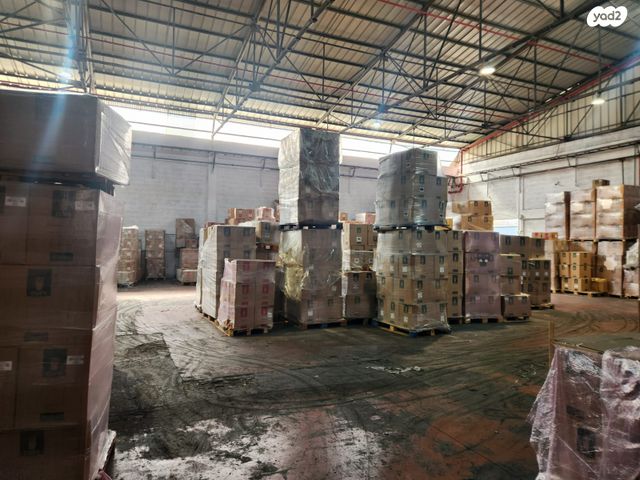 מחסנים, קרית אתא