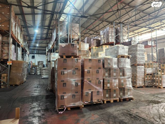 מחסנים, קרית אתא