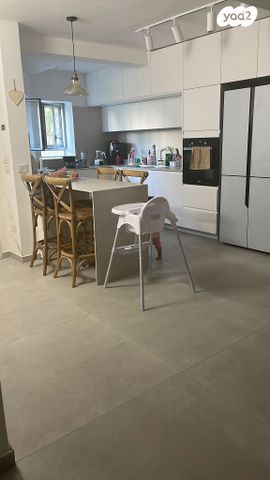 דירת גן, עלומים, אזור הבילויים, רמת גן