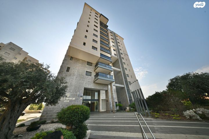 דירה, הרב יצחק שלינקה, נחלת יהודה, ראשון לציון