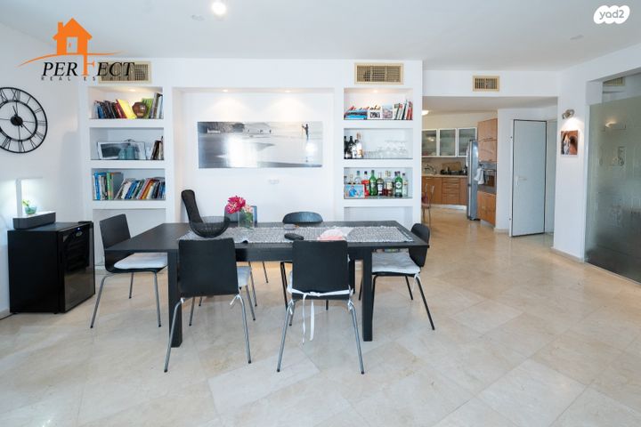 דירה, סמטת צמרות, צמרות, הרצליה