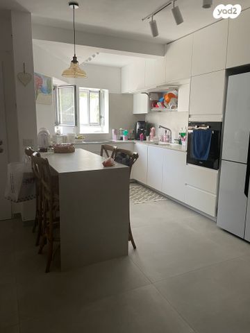 דירת גן, עלומים, אזור הבילויים, רמת גן