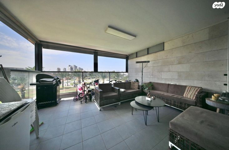 דירה, הרב יצחק שלינקה, נחלת יהודה, ראשון לציון