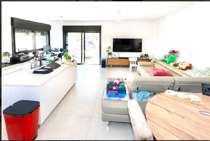 דירה, הרצליה