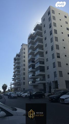 דירה, יגאל אלון 6, המרכז האזרחי, רמלה