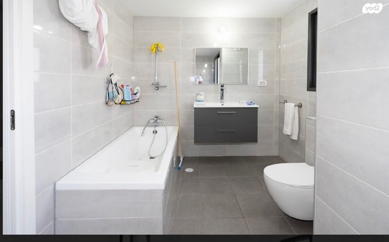 דירה, הרצליה