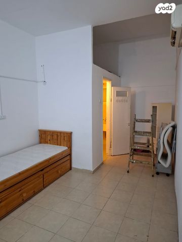 דירה, ד"ר אמיל זומרשטיין, נתניה