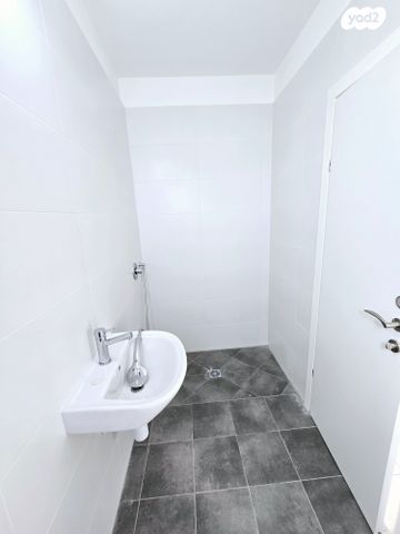 דירה, יצחק שמיר, מורשת, מודיעין מכבים רעות