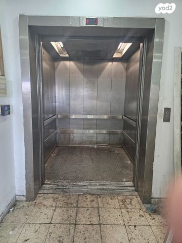 מבני תעשיה, אזור תעשיה צפון, לוד