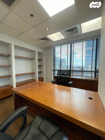 משרדים, בורסה, רמת גן