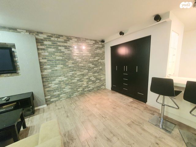 יחידת דיור, ארלוזורוב 136, נווה רמז, חולון