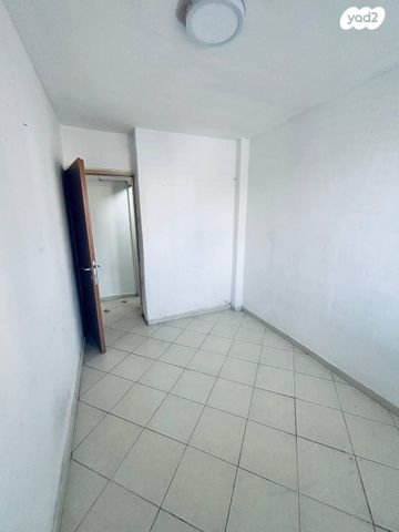 דירה, ביאליק 42, בן גוריון, אשקלון