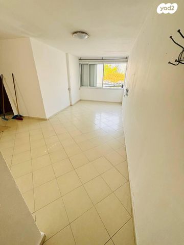 דירה, ביאליק 42, בן גוריון, אשקלון