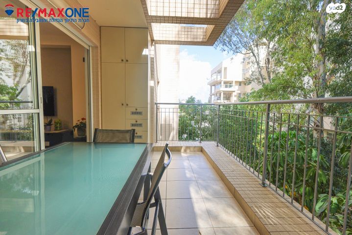 דירה, השרון, הפרחים, כפר סבא