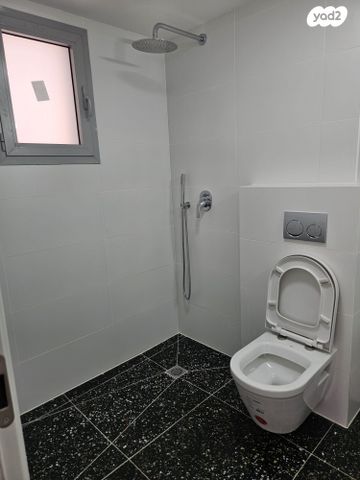 דופלקס, ג'ון קנדי 36, ראש העין