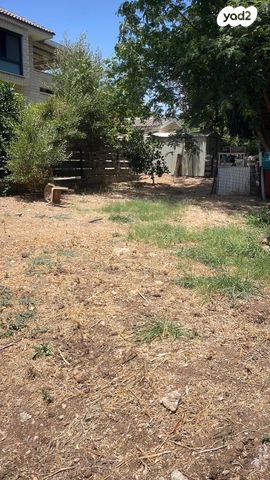 דו משפחתי, בחן