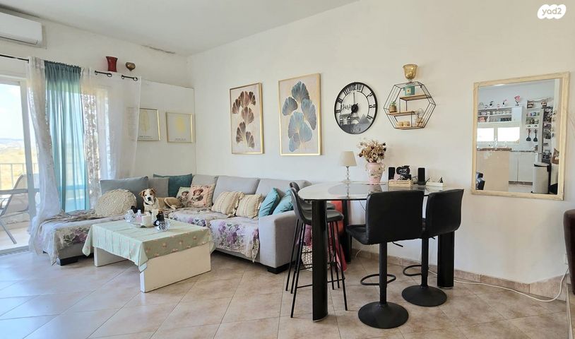 דו משפחתי, אורנית