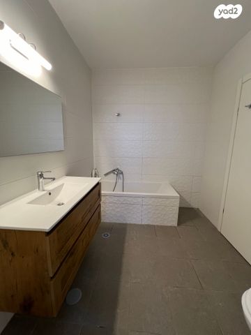 גג/ פנטהאוז, גדעון האוזנר, רמות הרכס, באר שבע