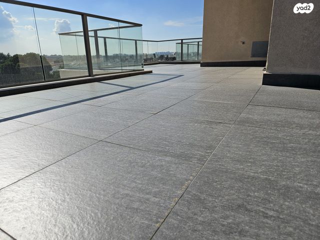 דופלקס, ג'ון קנדי 36, ראש העין