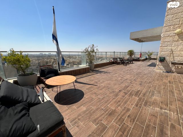 גג/ פנטהאוז, גדעון האוזנר, רמות הרכס, באר שבע